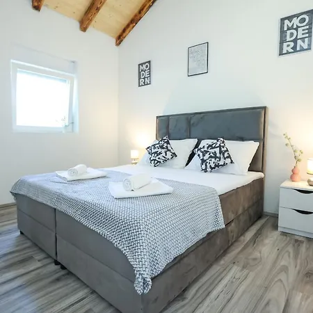 Вилла Mia Donje Rastane