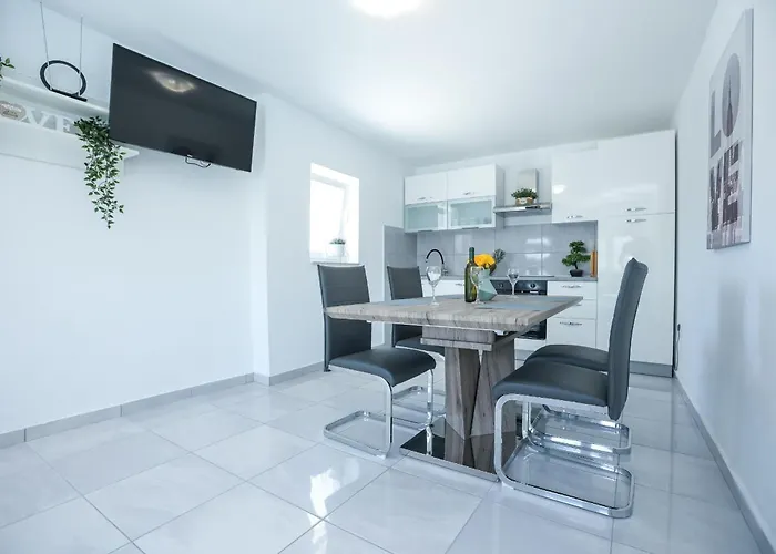 Вилла Mia Donje Rastane